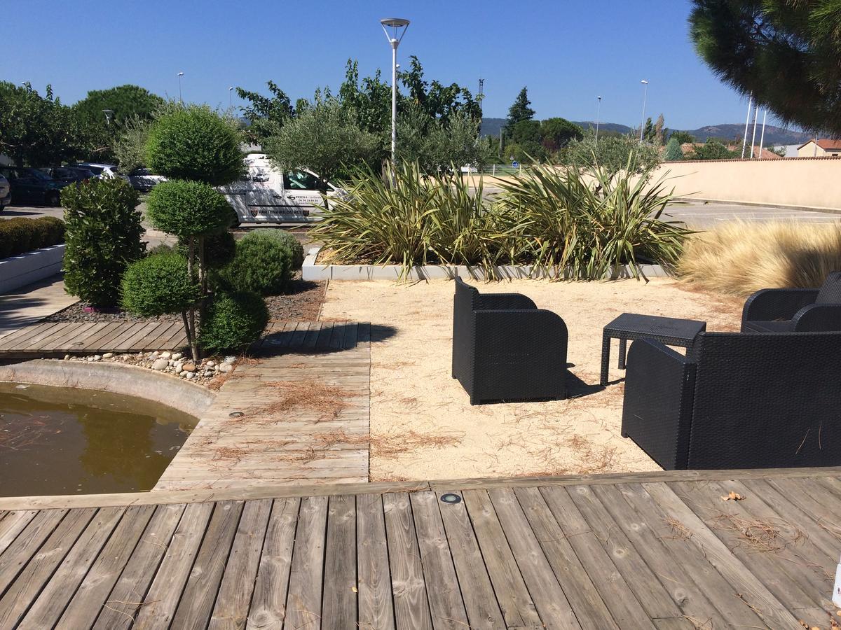 Sous Les Pins 호텔 Étoile-sur-Rhône 외부 사진